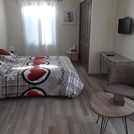 La Bonne Rencontre Apartment Chassiers Bagian luar foto