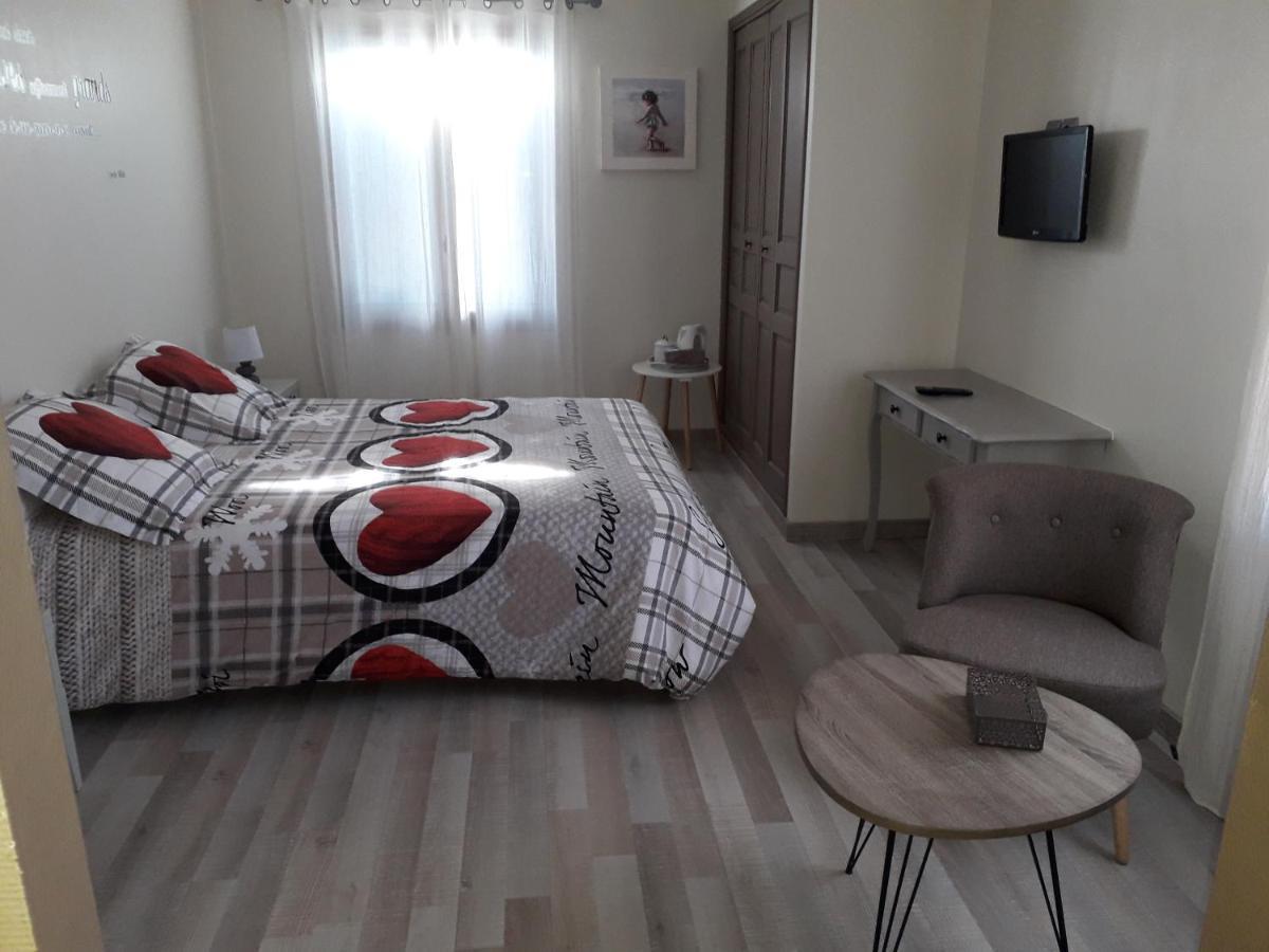 La Bonne Rencontre Apartment Chassiers Bagian luar foto